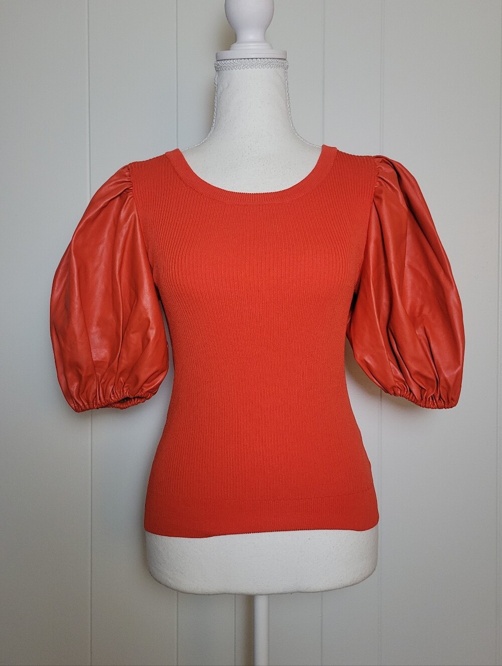 NWT New York & Company Faux Leather Puff Sleeve Top Ribbed Stretch Red Orange XS